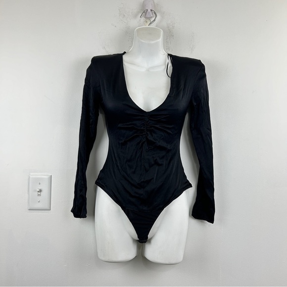 Zara Ruched V-Neck Bodysuit - Picture 2 of 12
